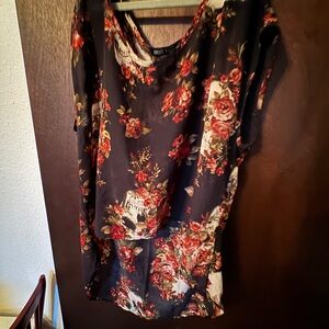 Hot Topic Black and Red Floral Blouse